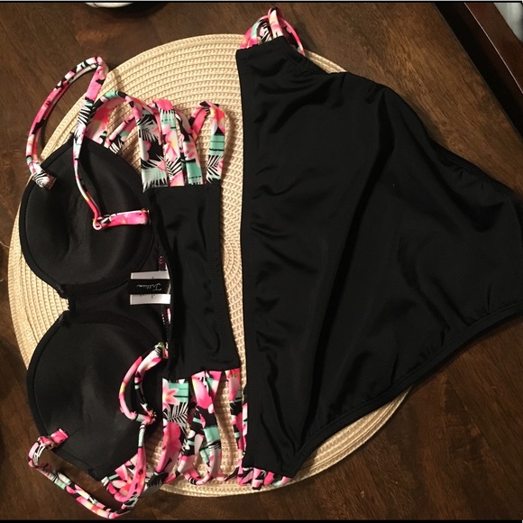 Trillium Trop Queen Strappy Molded Black Bikini - Picture 4 of 4